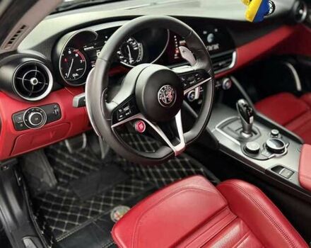 Черный Альфа Giulia, объемом двигателя 2 л и пробегом 40 тыс. км за 14400 $, фото 10 на Automoto.ua