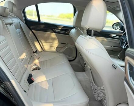 Черный Альфа Giulia, объемом двигателя 2 л и пробегом 45 тыс. км за 10000 $, фото 13 на Automoto.ua