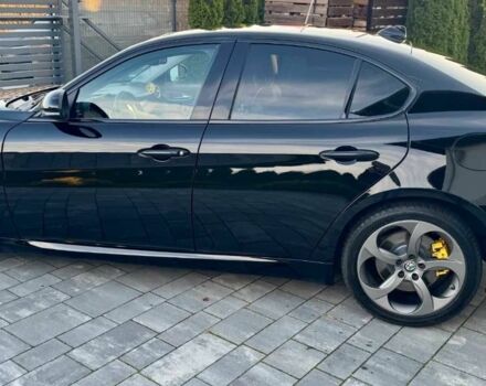 Черный Альфа Giulia, объемом двигателя 2 л и пробегом 54 тыс. км за 10900 $, фото 3 на Automoto.ua