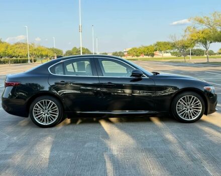 Черный Альфа Giulia, объемом двигателя 2 л и пробегом 45 тыс. км за 10000 $, фото 7 на Automoto.ua