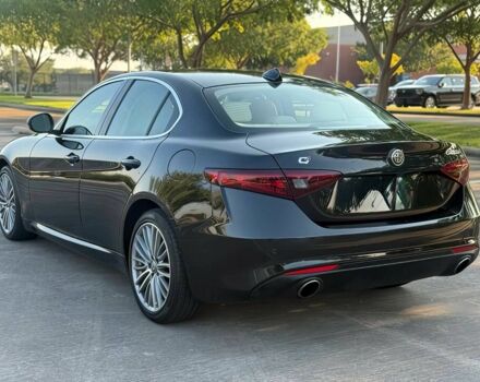 Черный Альфа Giulia, объемом двигателя 2 л и пробегом 45 тыс. км за 10000 $, фото 6 на Automoto.ua