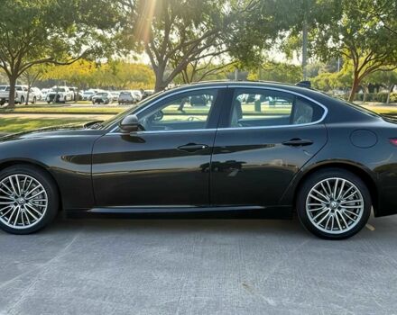 Черный Альфа Giulia, объемом двигателя 2 л и пробегом 45 тыс. км за 10000 $, фото 3 на Automoto.ua