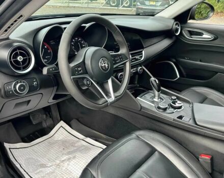 Чорний Альфа Giulia, об'ємом двигуна 2 л та пробігом 73 тис. км за 9600 $, фото 9 на Automoto.ua