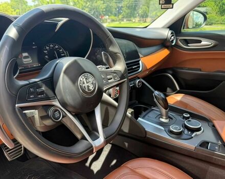 Чорний Альфа Giulia, об'ємом двигуна 2 л та пробігом 34 тис. км за 12900 $, фото 8 на Automoto.ua