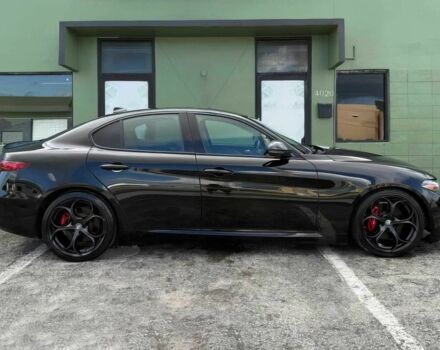 Черный Альфа Giulia, объемом двигателя 2 л и пробегом 30 тыс. км за 16150 $, фото 7 на Automoto.ua