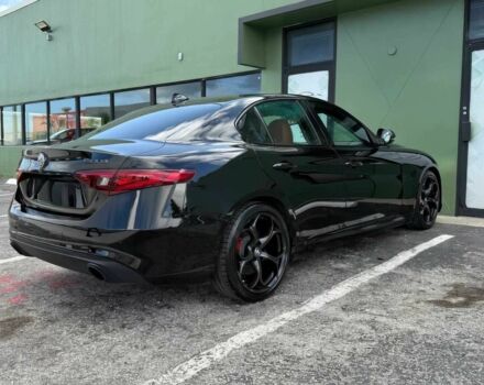 Черный Альфа Giulia, объемом двигателя 2 л и пробегом 30 тыс. км за 16150 $, фото 6 на Automoto.ua