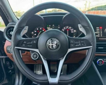Черный Альфа Giulia, объемом двигателя 2 л и пробегом 89 тыс. км за 6300 $, фото 13 на Automoto.ua