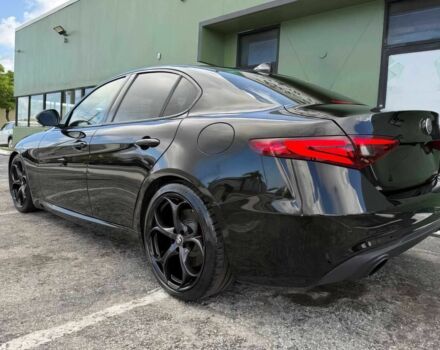 Черный Альфа Giulia, объемом двигателя 2 л и пробегом 30 тыс. км за 16150 $, фото 4 на Automoto.ua
