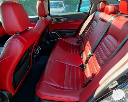 Черный Альфа Giulia, объемом двигателя 2 л и пробегом 31 тыс. км за 9600 $, фото 11 на Automoto.ua