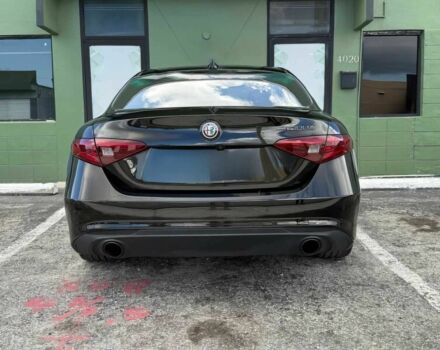 Черный Альфа Giulia, объемом двигателя 2 л и пробегом 30 тыс. км за 16150 $, фото 5 на Automoto.ua