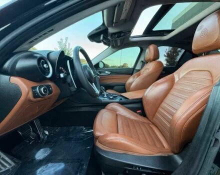 Черный Альфа Giulia, объемом двигателя 2 л и пробегом 89 тыс. км за 6300 $, фото 9 на Automoto.ua