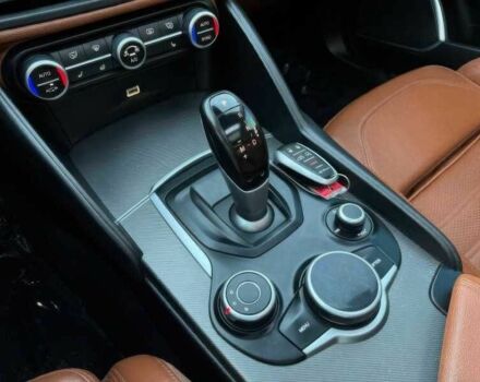 Черный Альфа Giulia, объемом двигателя 2 л и пробегом 89 тыс. км за 6300 $, фото 14 на Automoto.ua