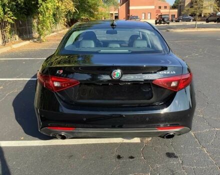 Черный Альфа Giulia, объемом двигателя 2 л и пробегом 38 тыс. км за 15000 $, фото 4 на Automoto.ua