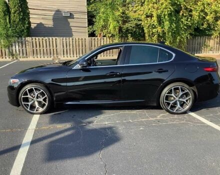 Черный Альфа Giulia, объемом двигателя 2 л и пробегом 38 тыс. км за 15000 $, фото 3 на Automoto.ua