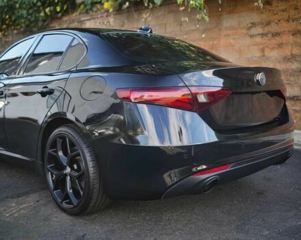 Чорний Альфа Giulia, об'ємом двигуна 2 л та пробігом 31 тис. км за 16200 $, фото 4 на Automoto.ua