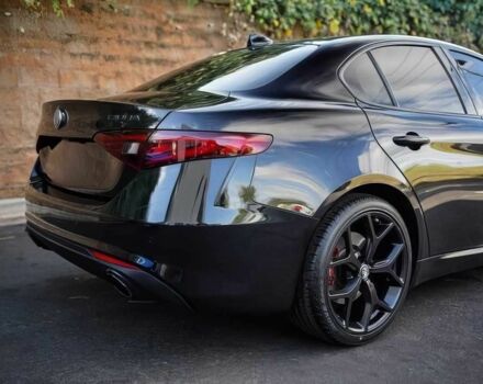 Чорний Альфа Giulia, об'ємом двигуна 2 л та пробігом 31 тис. км за 16200 $, фото 5 на Automoto.ua