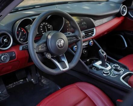 Чорний Альфа Giulia, об'ємом двигуна 2 л та пробігом 31 тис. км за 16200 $, фото 8 на Automoto.ua