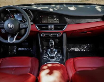 Чорний Альфа Giulia, об'ємом двигуна 2 л та пробігом 31 тис. км за 16200 $, фото 9 на Automoto.ua