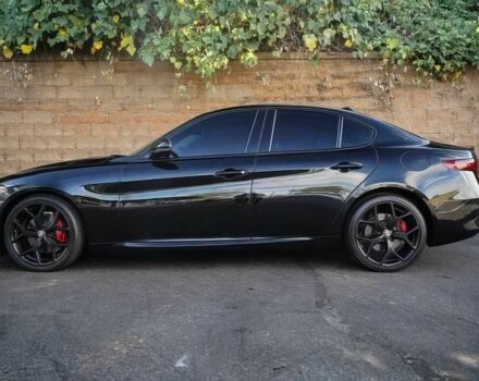 Чорний Альфа Giulia, об'ємом двигуна 2 л та пробігом 31 тис. км за 16200 $, фото 3 на Automoto.ua