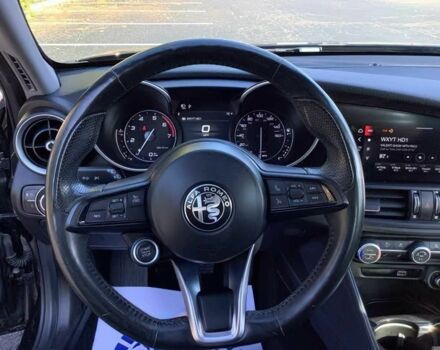 Черный Альфа Giulia, объемом двигателя 2 л и пробегом 38 тыс. км за 15000 $, фото 9 на Automoto.ua