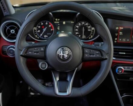 Чорний Альфа Giulia, об'ємом двигуна 2 л та пробігом 31 тис. км за 16200 $, фото 10 на Automoto.ua