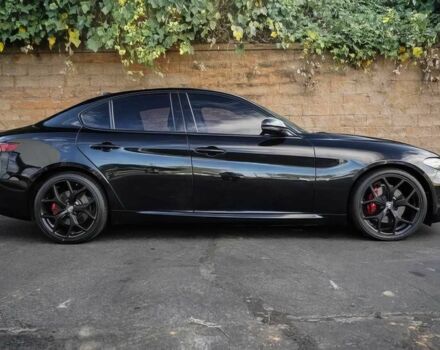 Чорний Альфа Giulia, об'ємом двигуна 2 л та пробігом 31 тис. км за 16200 $, фото 6 на Automoto.ua