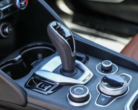 Чорний Альфа Giulia, об'ємом двигуна 2 л та пробігом 14 тис. км за 14900 $, фото 8 на Automoto.ua