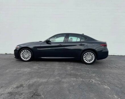 Черный Альфа Giulia, объемом двигателя 2 л и пробегом 23 тыс. км за 13000 $, фото 3 на Automoto.ua