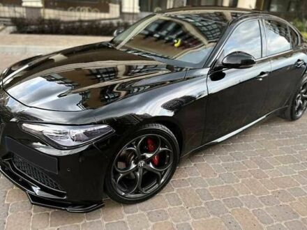 Черный Альфа Giulia, объемом двигателя 2 л и пробегом 40 тыс. км за 14400 $, фото 1 на Automoto.ua
