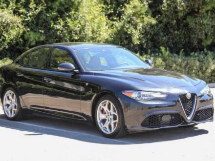 Черный Альфа Giulia, объемом двигателя 2 л и пробегом 14 тыс. км за 14900 $, фото 1 на Automoto.ua