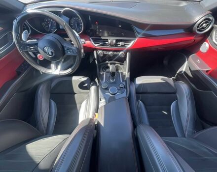 Красный Альфа Giulia, объемом двигателя 2.9 л и пробегом 58 тыс. км за 9170 $, фото 10 на Automoto.ua
