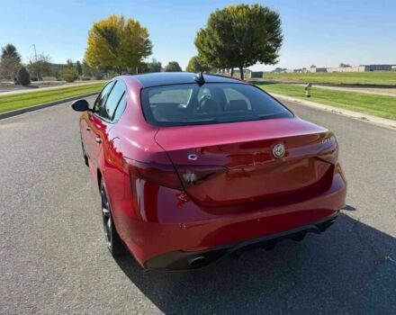 Красный Альфа Giulia, объемом двигателя 2 л и пробегом 42 тыс. км за 13400 $, фото 5 на Automoto.ua