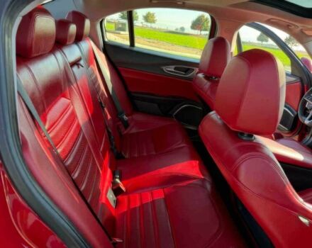 Красный Альфа Giulia, объемом двигателя 2 л и пробегом 42 тыс. км за 13400 $, фото 11 на Automoto.ua