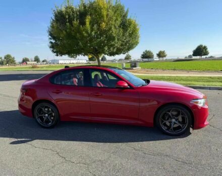 Красный Альфа Giulia, объемом двигателя 2 л и пробегом 42 тыс. км за 13400 $, фото 8 на Automoto.ua