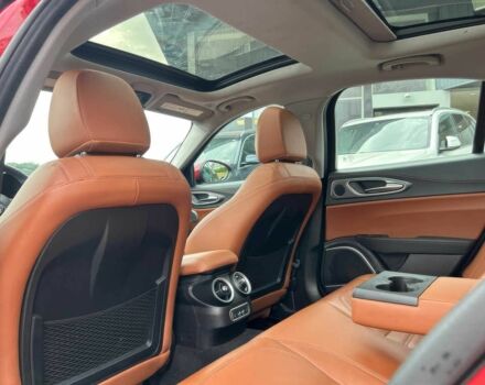 Красный Альфа Giulia, объемом двигателя 2 л и пробегом 32 тыс. км за 4900 $, фото 10 на Automoto.ua