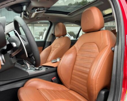Красный Альфа Giulia, объемом двигателя 2 л и пробегом 32 тыс. км за 4900 $, фото 6 на Automoto.ua