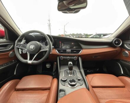 Красный Альфа Giulia, объемом двигателя 2 л и пробегом 32 тыс. км за 4900 $, фото 8 на Automoto.ua