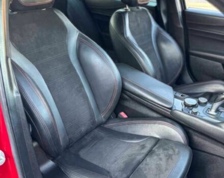 Красный Альфа Giulia, объемом двигателя 2.9 л и пробегом 44 тыс. км за 13000 $, фото 9 на Automoto.ua