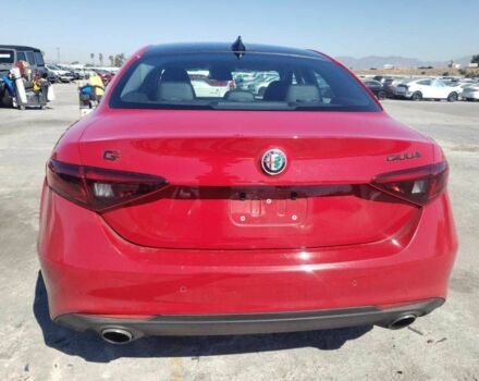 Красный Альфа Giulia, объемом двигателя 2 л и пробегом 49 тыс. км за 6700 $, фото 4 на Automoto.ua