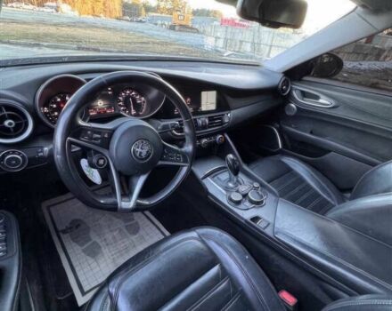Серый Альфа Giulia, объемом двигателя 2 л и пробегом 60 тыс. км за 3900 $, фото 8 на Automoto.ua