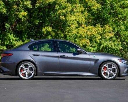Серый Альфа Giulia, объемом двигателя 2.9 л и пробегом 59 тыс. км за 18200 $, фото 4 на Automoto.ua