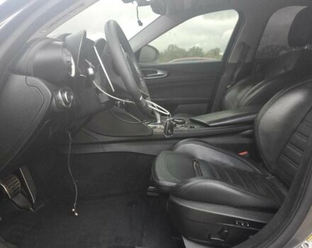 Серый Альфа Giulia, объемом двигателя 2 л и пробегом 41 тыс. км за 4500 $, фото 6 на Automoto.ua