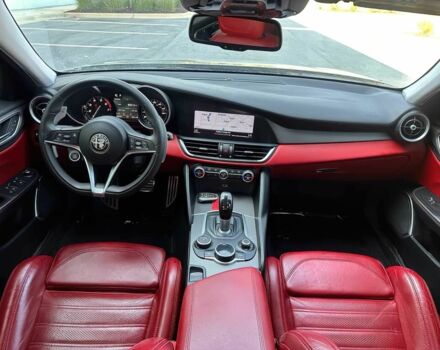 Сірий Альфа Giulia, об'ємом двигуна 2 л та пробігом 35 тис. км за 10100 $, фото 9 на Automoto.ua