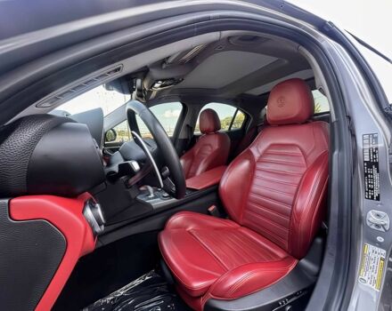 Сірий Альфа Giulia, об'ємом двигуна 2 л та пробігом 35 тис. км за 14400 $, фото 7 на Automoto.ua