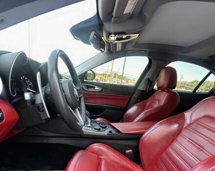 Сірий Альфа Giulia, об'ємом двигуна 2 л та пробігом 35 тис. км за 10100 $, фото 8 на Automoto.ua