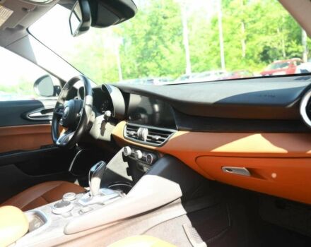 Серый Альфа Giulia, объемом двигателя 2 л и пробегом 22 тыс. км за 12300 $, фото 5 на Automoto.ua