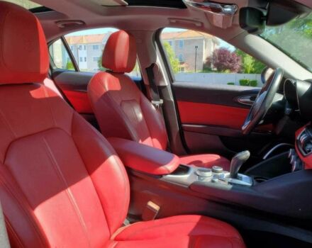 Серый Альфа Giulia, объемом двигателя 2 л и пробегом 25 тыс. км за 17300 $, фото 7 на Automoto.ua