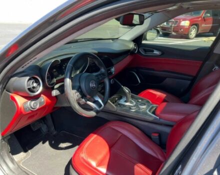 Серый Альфа Giulia, объемом двигателя 2 л и пробегом 28 тыс. км за 4000 $, фото 7 на Automoto.ua