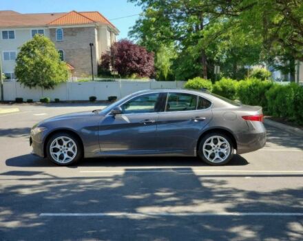 Серый Альфа Giulia, объемом двигателя 2 л и пробегом 25 тыс. км за 17300 $, фото 3 на Automoto.ua