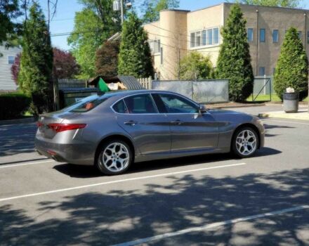 Серый Альфа Giulia, объемом двигателя 2 л и пробегом 25 тыс. км за 17300 $, фото 5 на Automoto.ua